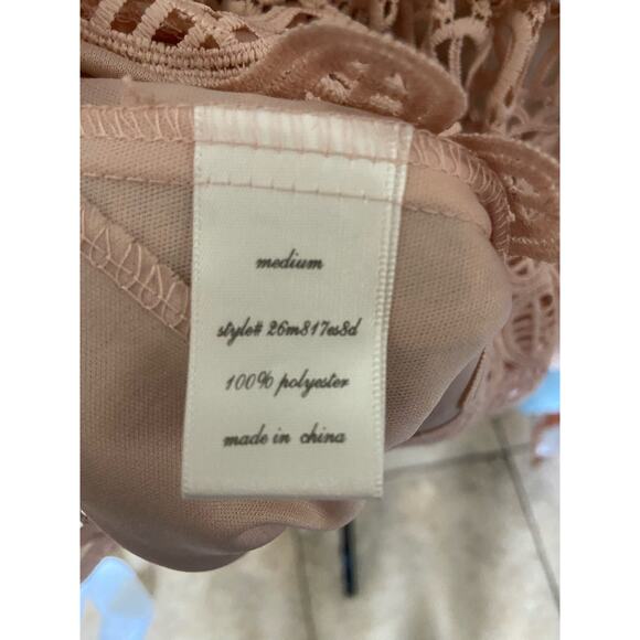 Miami Womens Dress Sz M Blush Pink Lace Eyelet Fit and Flare Francesca's NEW - Picture 6 of 6